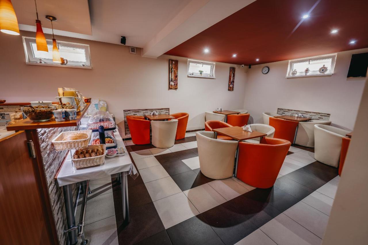 Hotel City Penzion Košice Esterno foto