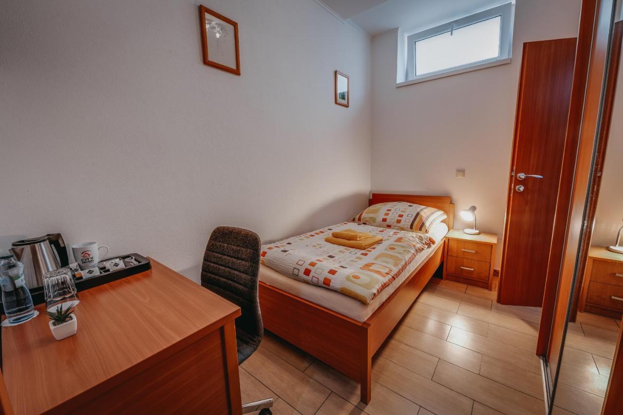 Hotel City Penzion Košice Esterno foto