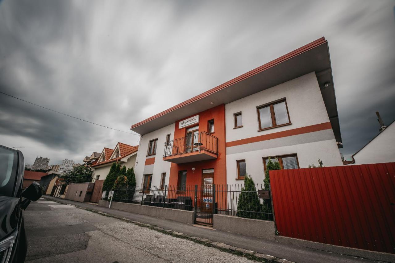 Hotel City Penzion Košice Esterno foto