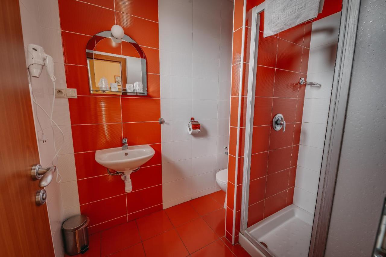 Hotel City Penzion Košice Esterno foto