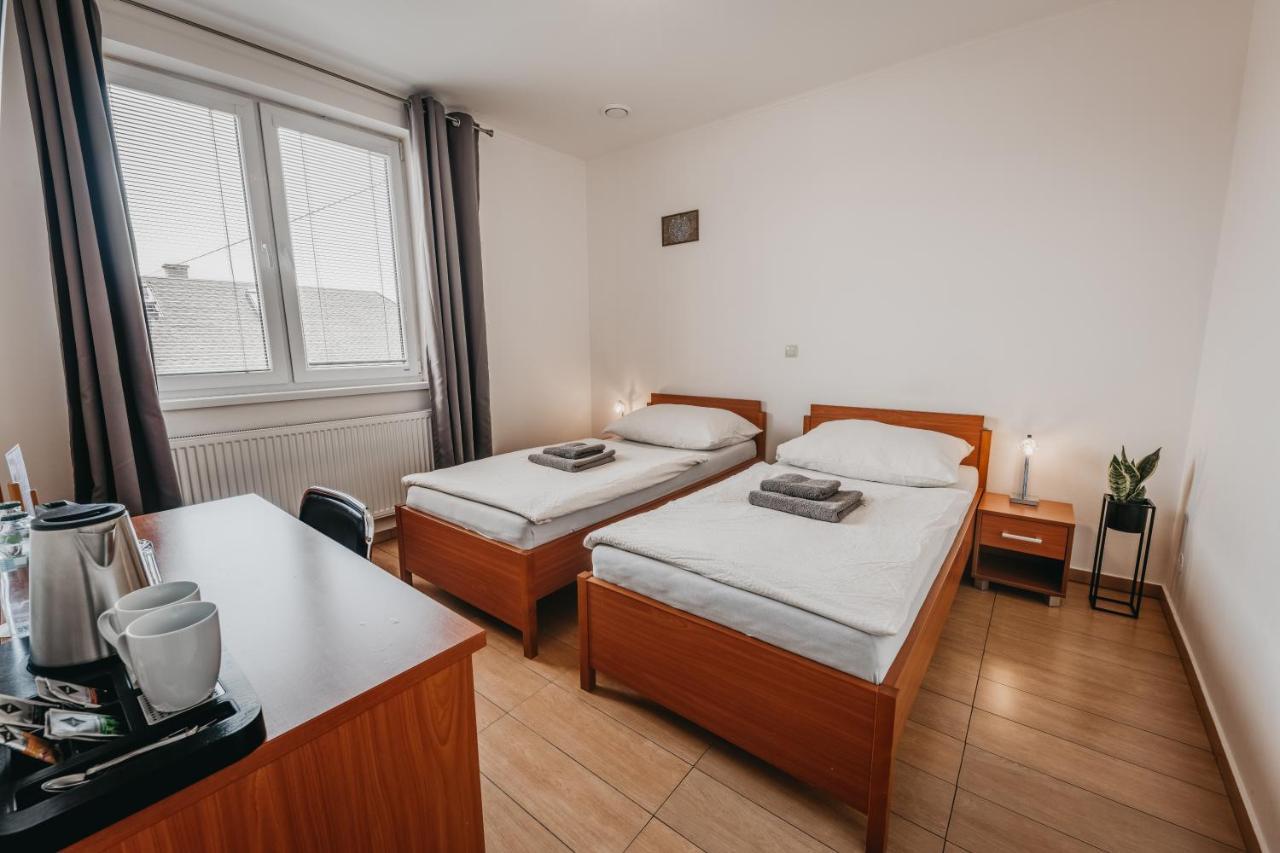 Hotel City Penzion Košice Esterno foto